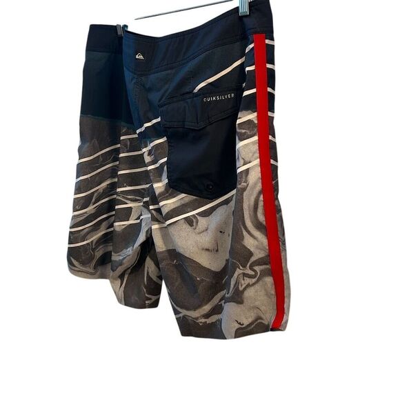 Quiksilver Men's Highline Lava Slash Boardshorts Blue Size 32 - Picture 5 of 16